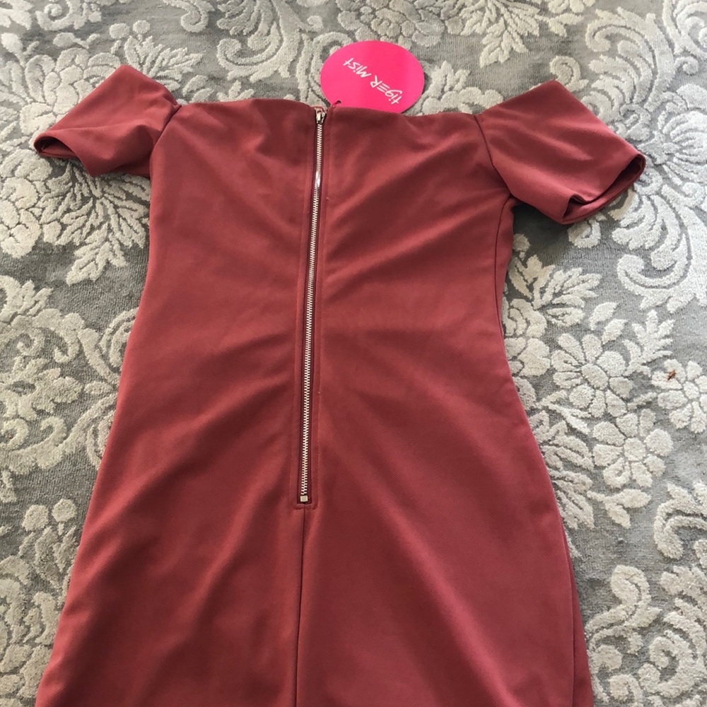 Tiger Mist Aisha off the shoulder dress NWT - Picture 5 of 8
